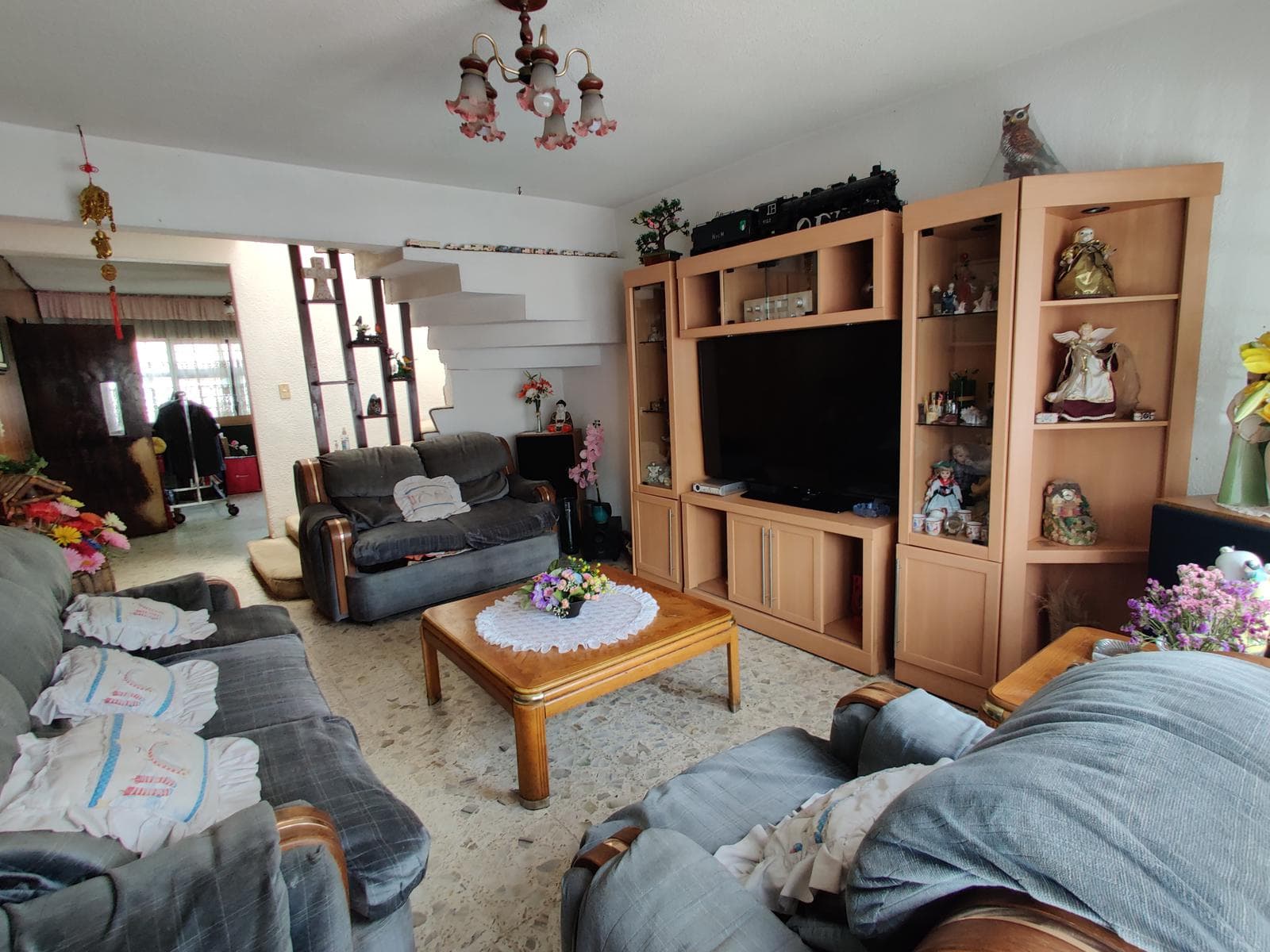 HOUSE FOR SALE IN NUEVA SANTA MARIA