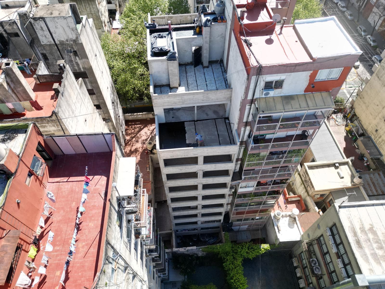 One-room apartment facing the street with a balcony in Almagro