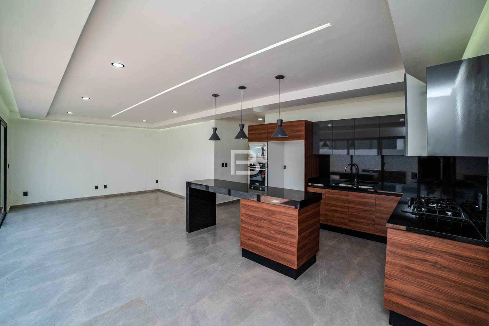 House for Sale in the Aqua Residential Complex