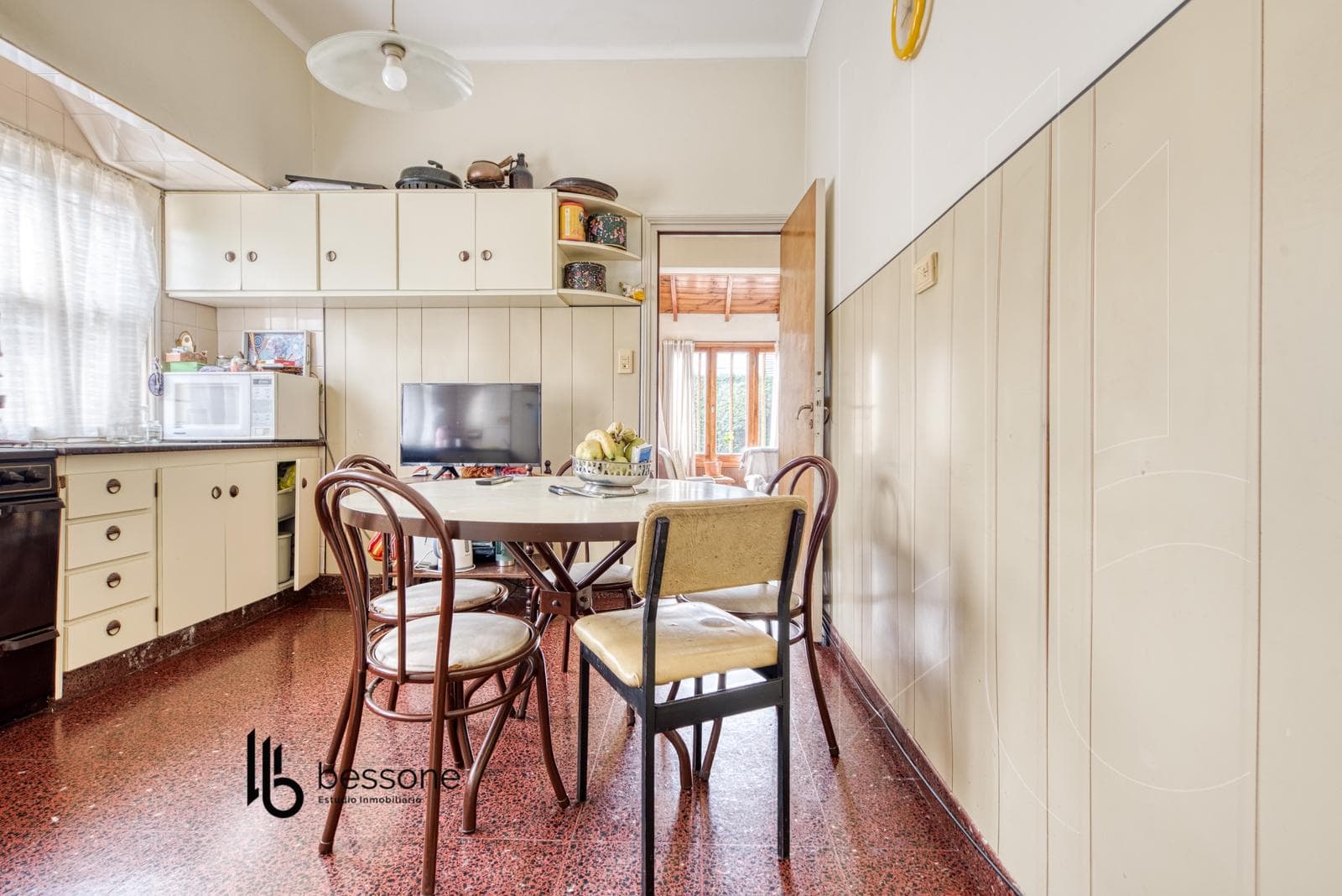4-Room Villa with Park and Garage in Villa Primera