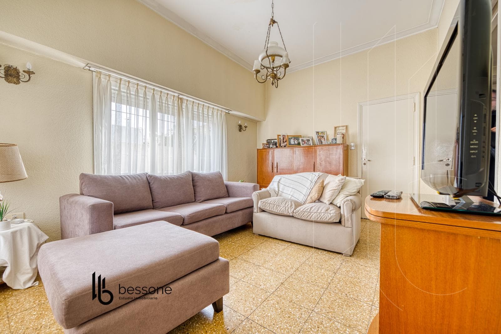 4-Room Villa with Park and Garage in Villa Primera