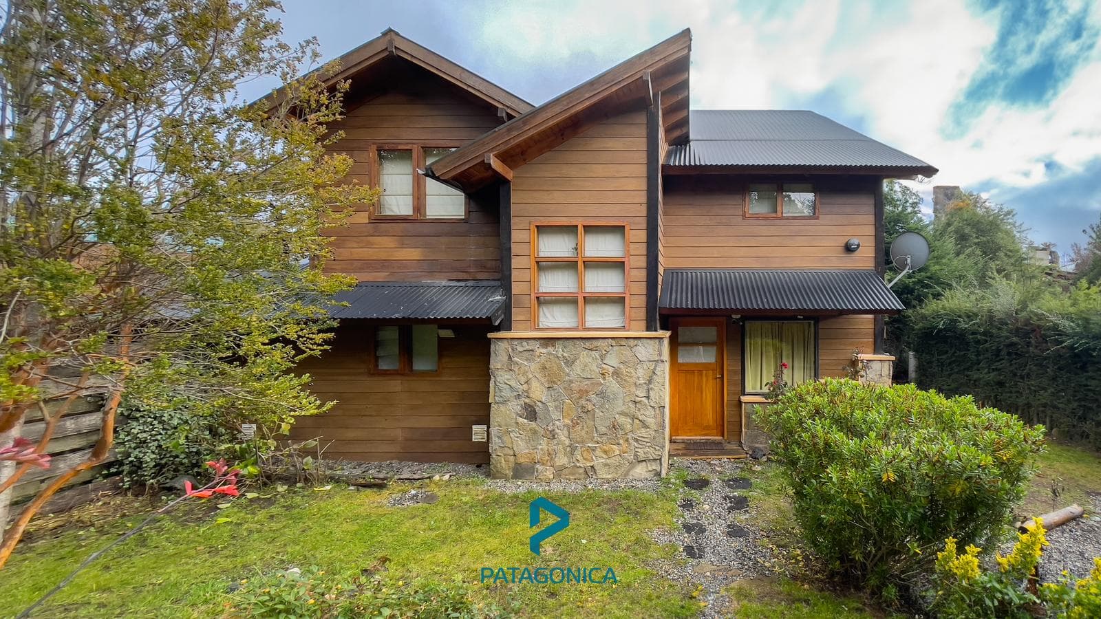 HOUSE FOR SALE, 82 m², Peumayen Neighborhood, Villa La Angostura