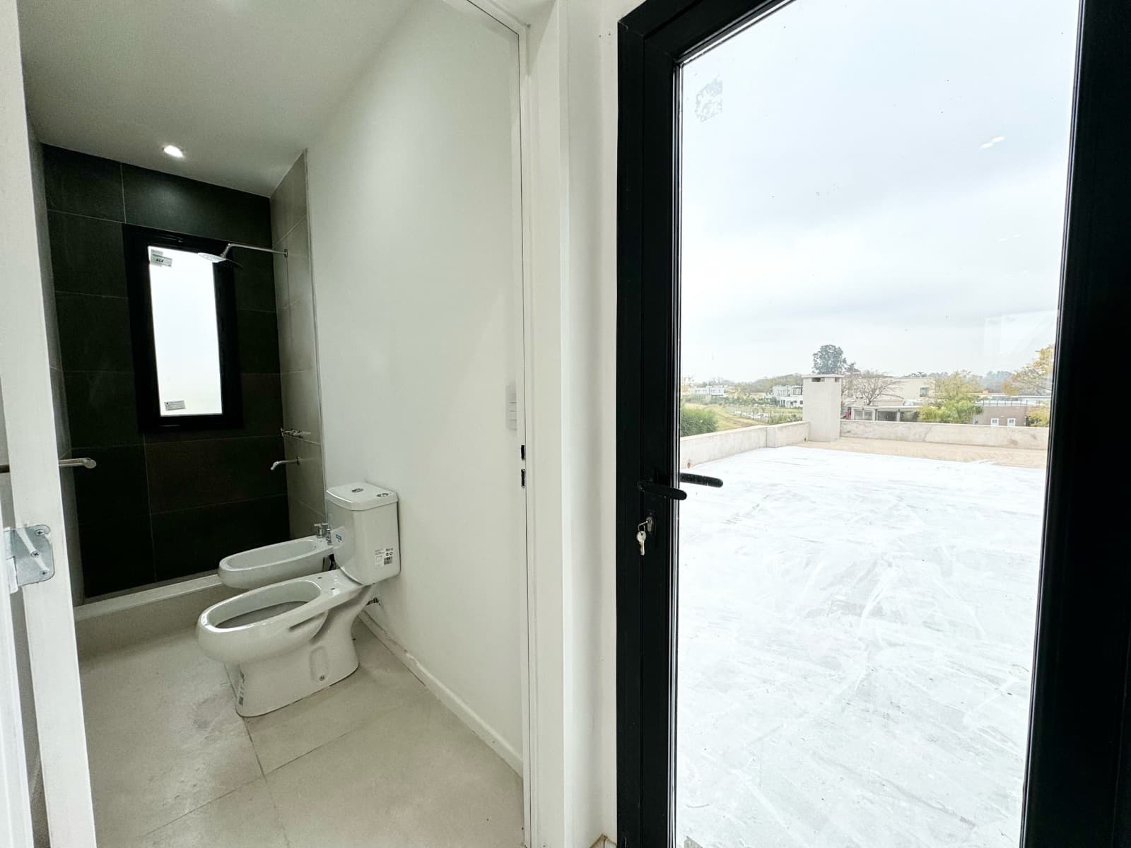 Beautiful brand-new home in Santa Elena - Pilar del Este!