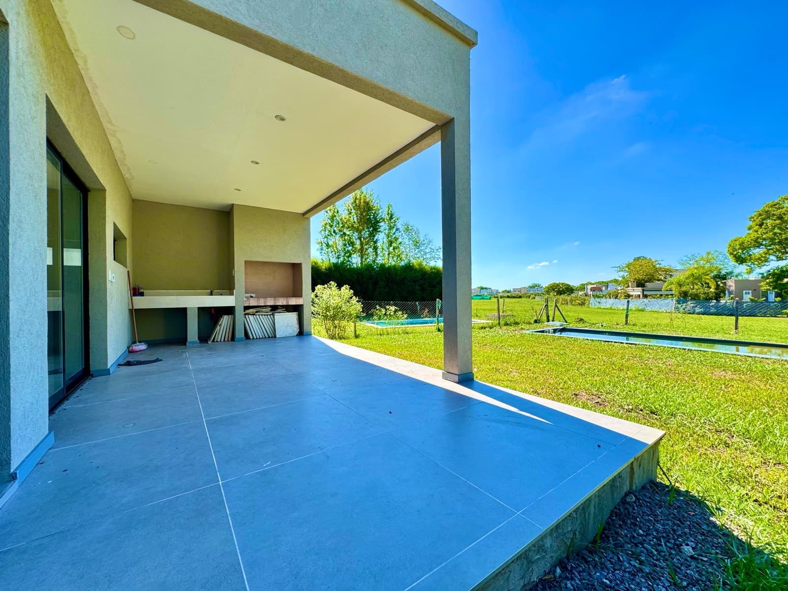 Beautiful brand-new home in Santa Elena - Pilar del Este!