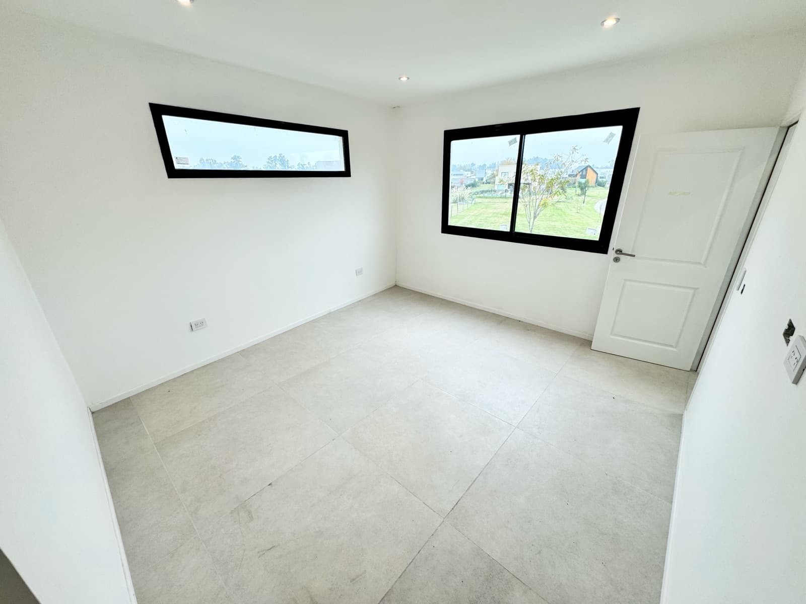 Beautiful brand-new home in Santa Elena - Pilar del Este!