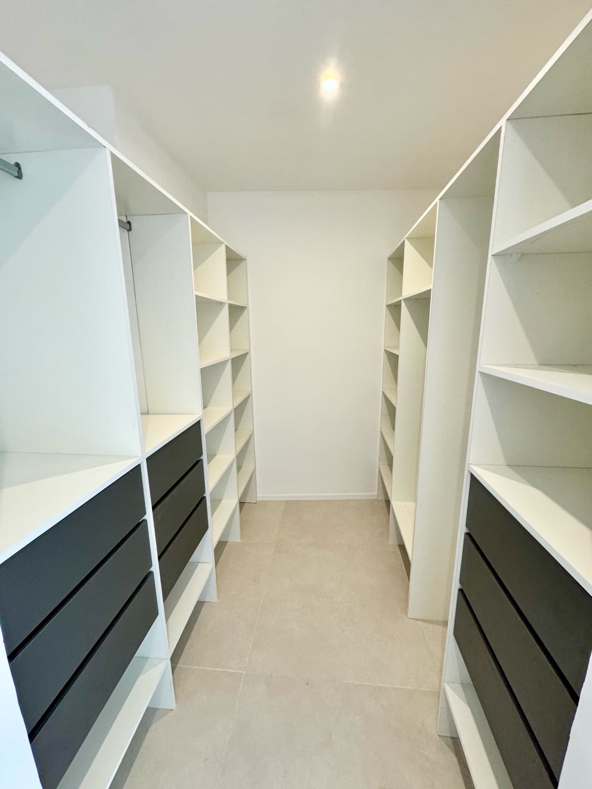 Beautiful brand-new home in Santa Elena - Pilar del Este!