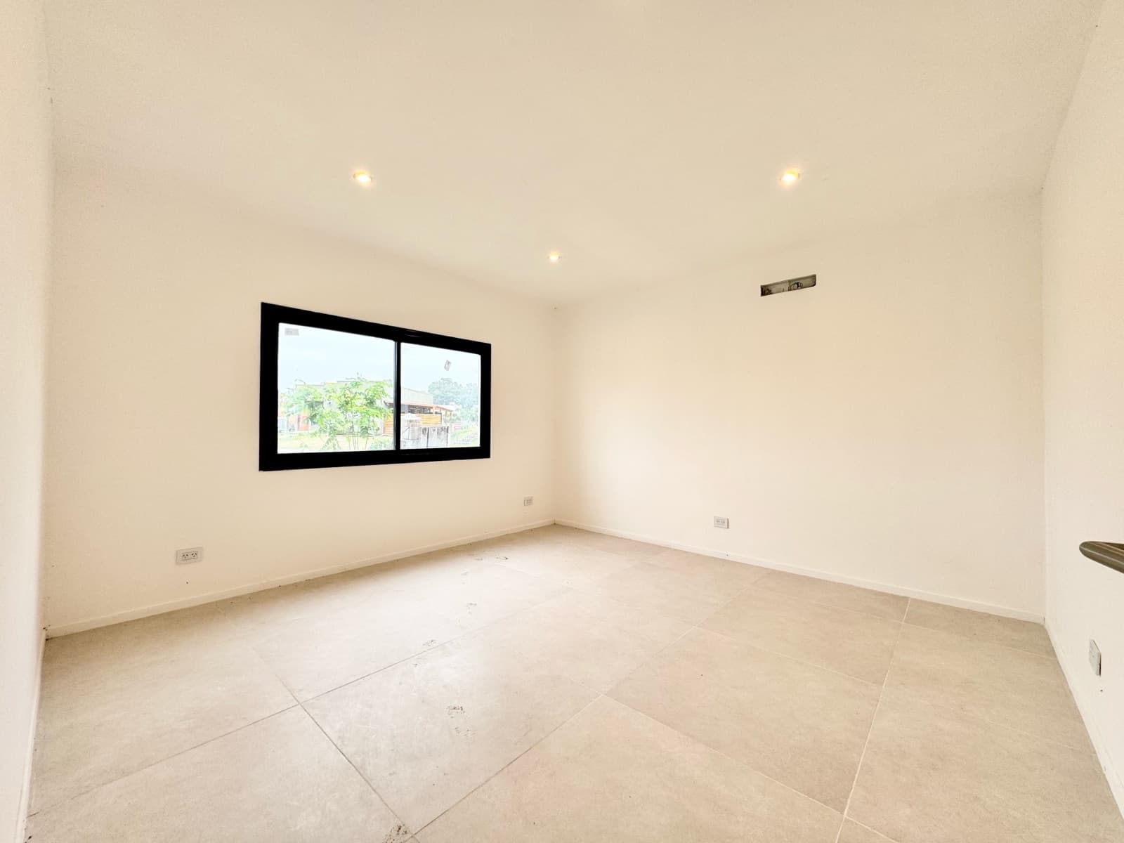 Beautiful brand-new home in Santa Elena - Pilar del Este!