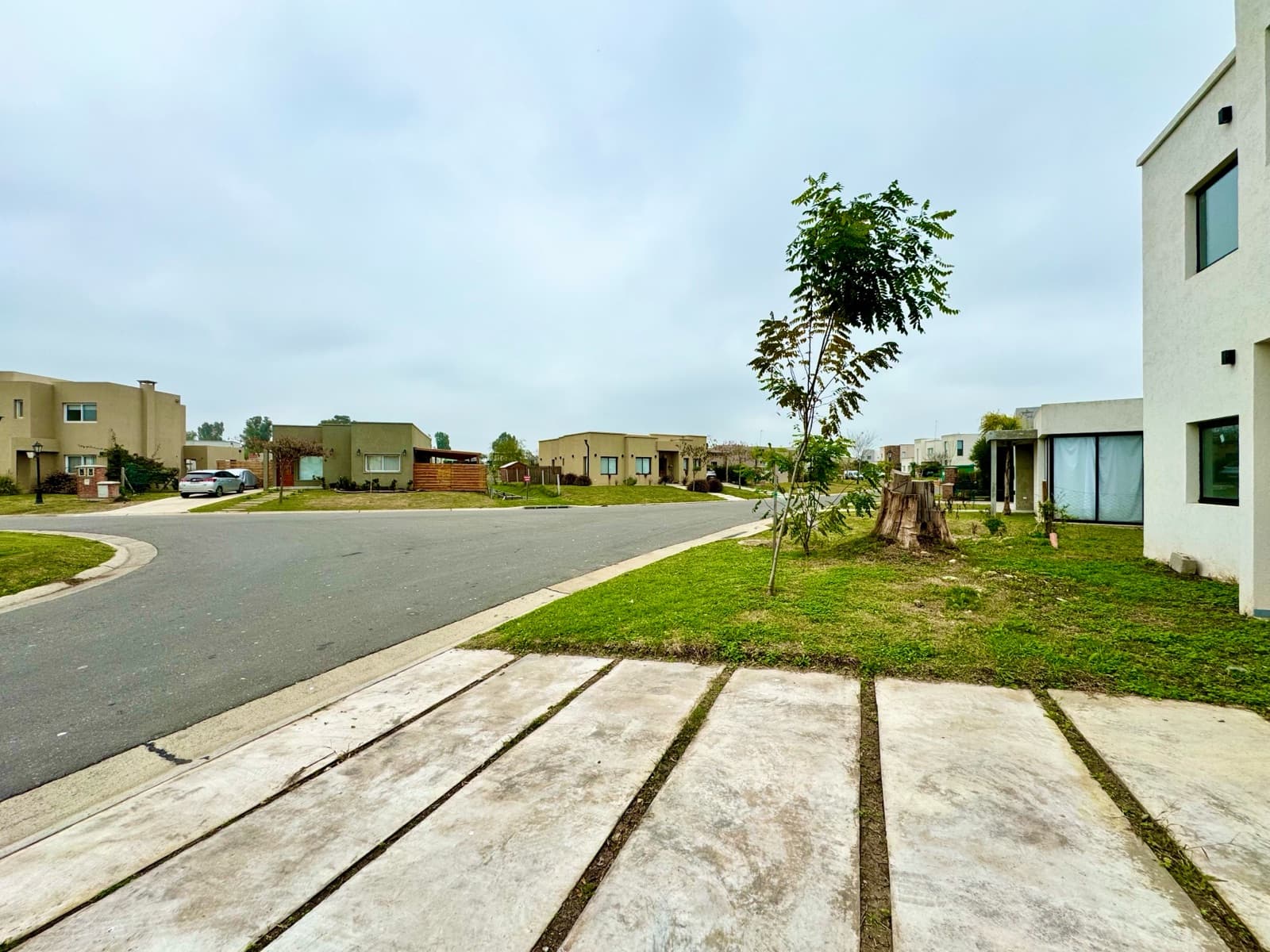 Beautiful brand-new home in Santa Elena - Pilar del Este!