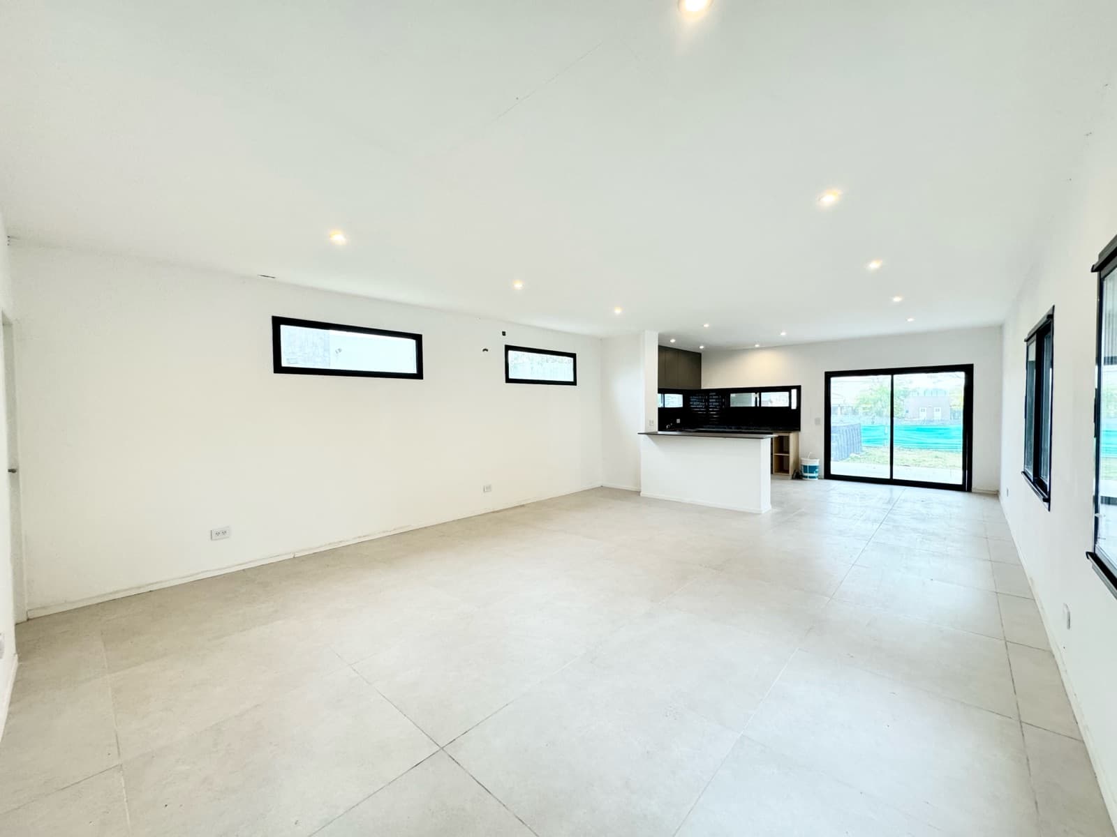 Beautiful brand-new home in Santa Elena - Pilar del Este!