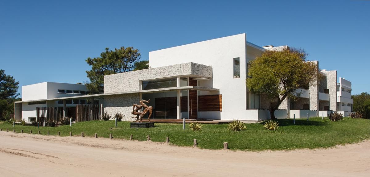 2-Bedroom Apartment in Las Gaviotas with Amenities