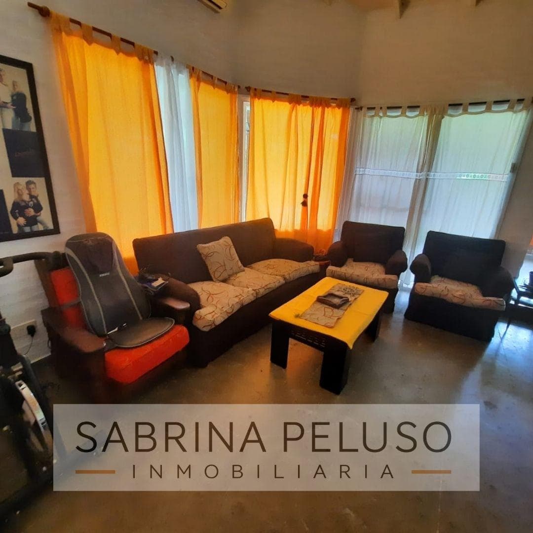 HOUSE FOR SALE IN MERLO