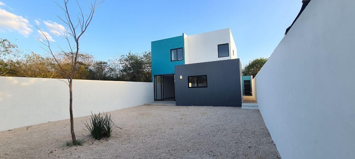 House in a gated community with a spacious patio in Conkal