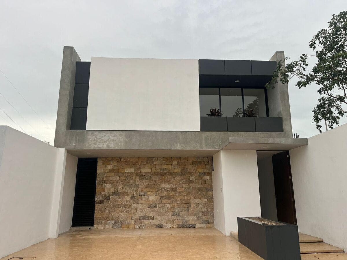 House north of Mérida Cholul, near the ring road