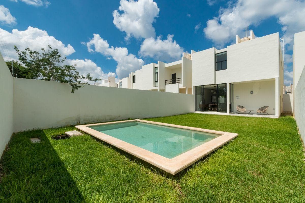 Three-bedroom house on a gated community with amenities, in Conkal, Mérida