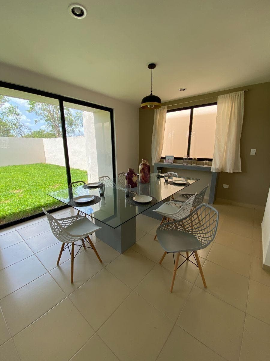 House north of Mérida, in Conkal. Private with amenities