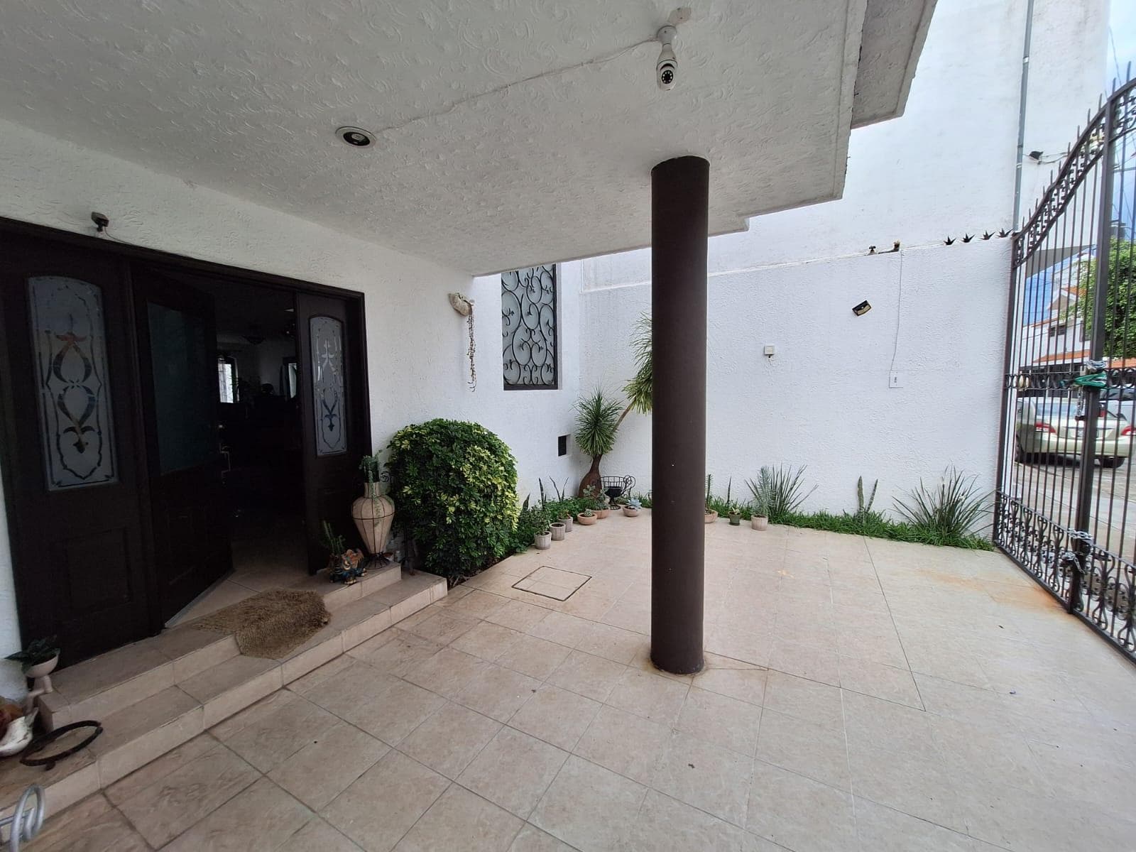 Casa en La Alameda con 3 Recámaras, la principal con baño, cuarto de servicio