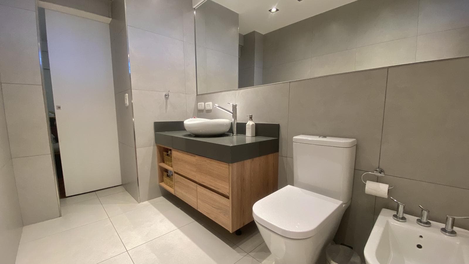 For Sale: Renovated Apartment, 3-Bedroom Suite, with Parking Space. Downtown