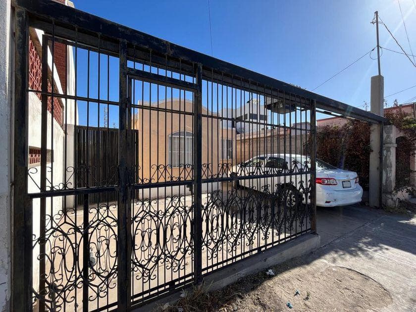 House for sale in Colonia Praderas, Hermosillo, Sonora.