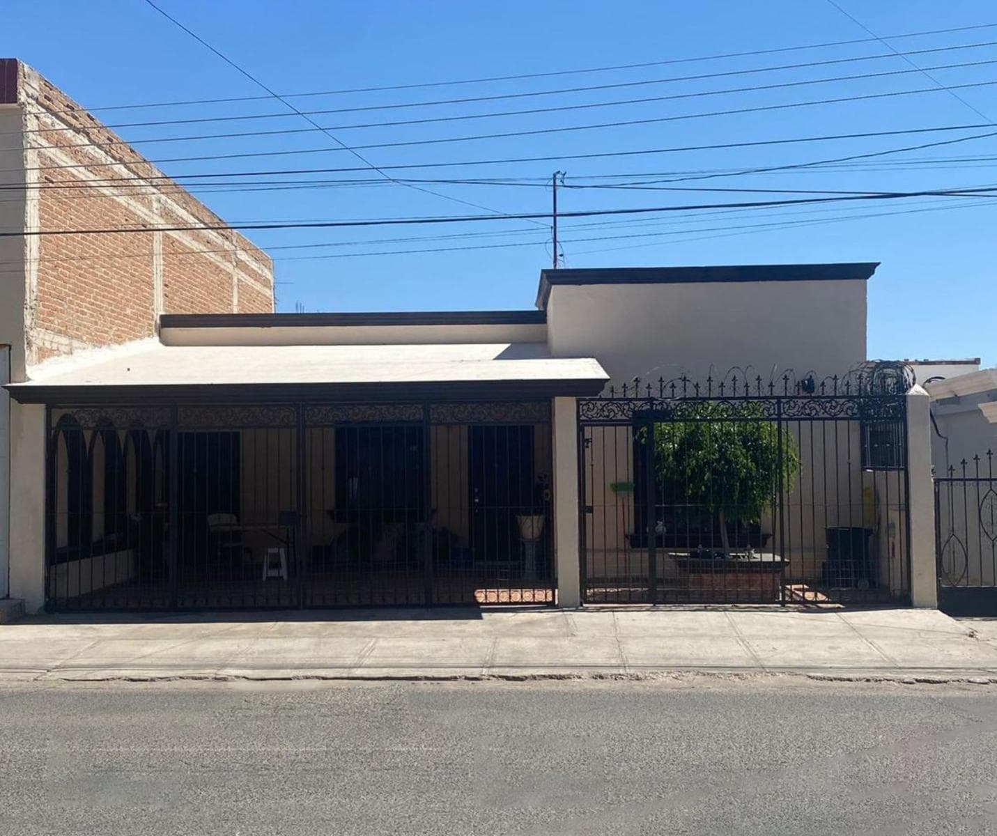Single-story house for sale in Colonia Balderrama