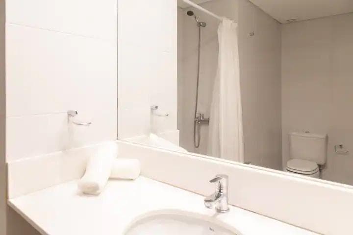 FOR SALE: 2-Room Apartment - Monserrat