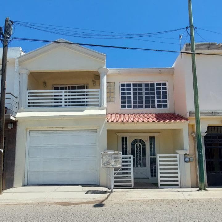 House for sale in the southern part of Colonia Altares, Hermosillo, Sonora.
