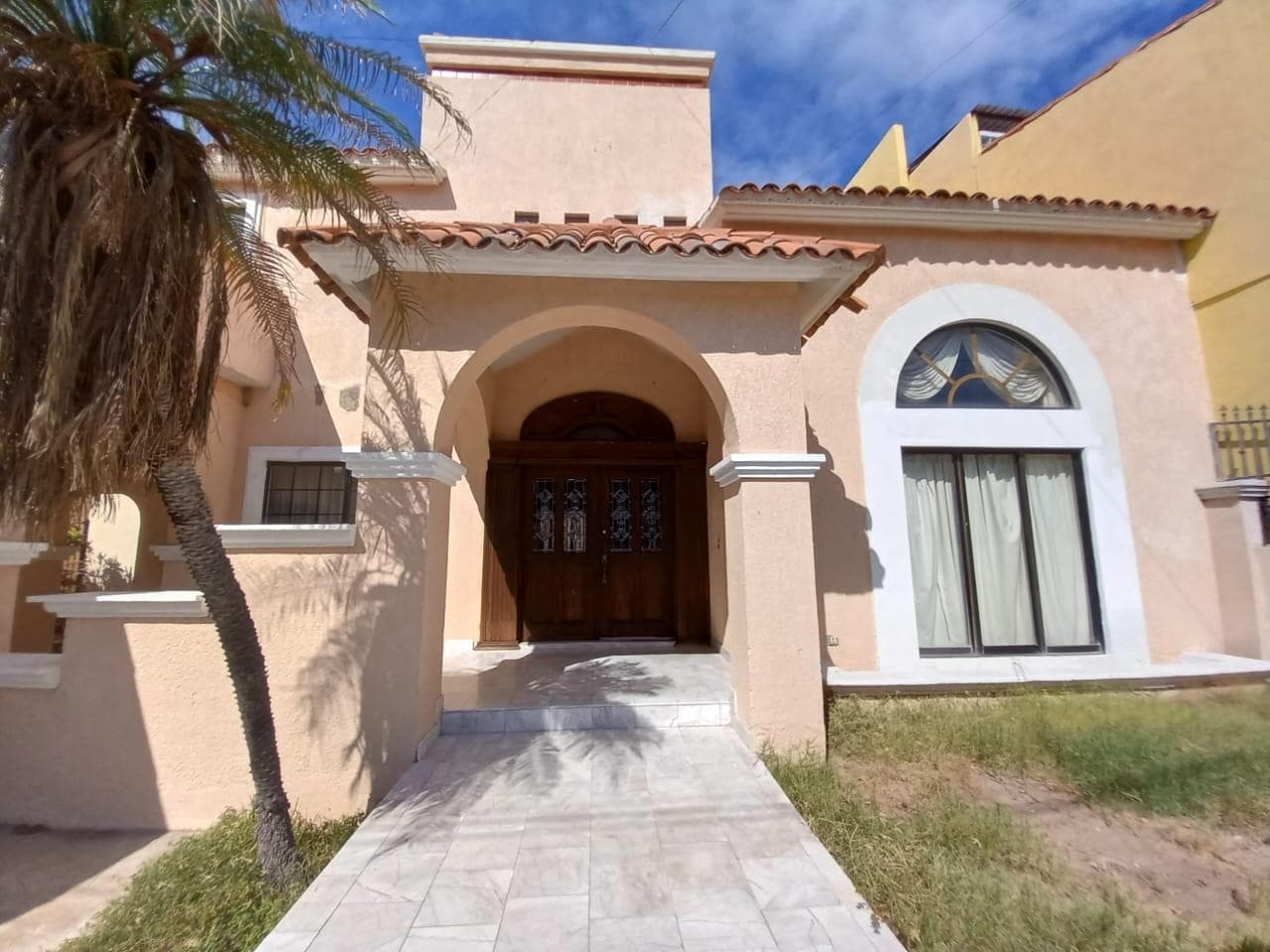 House for Sale in the Los Sabinos Residential Community
