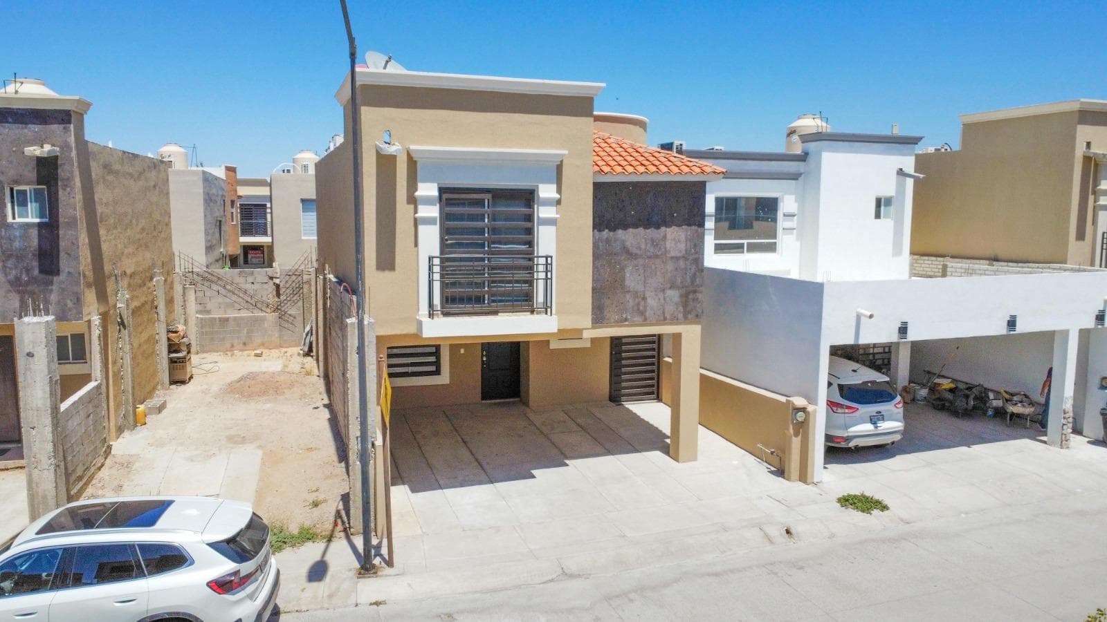 House for Sale in La Cima Residencial II (Gated Community with Pool)