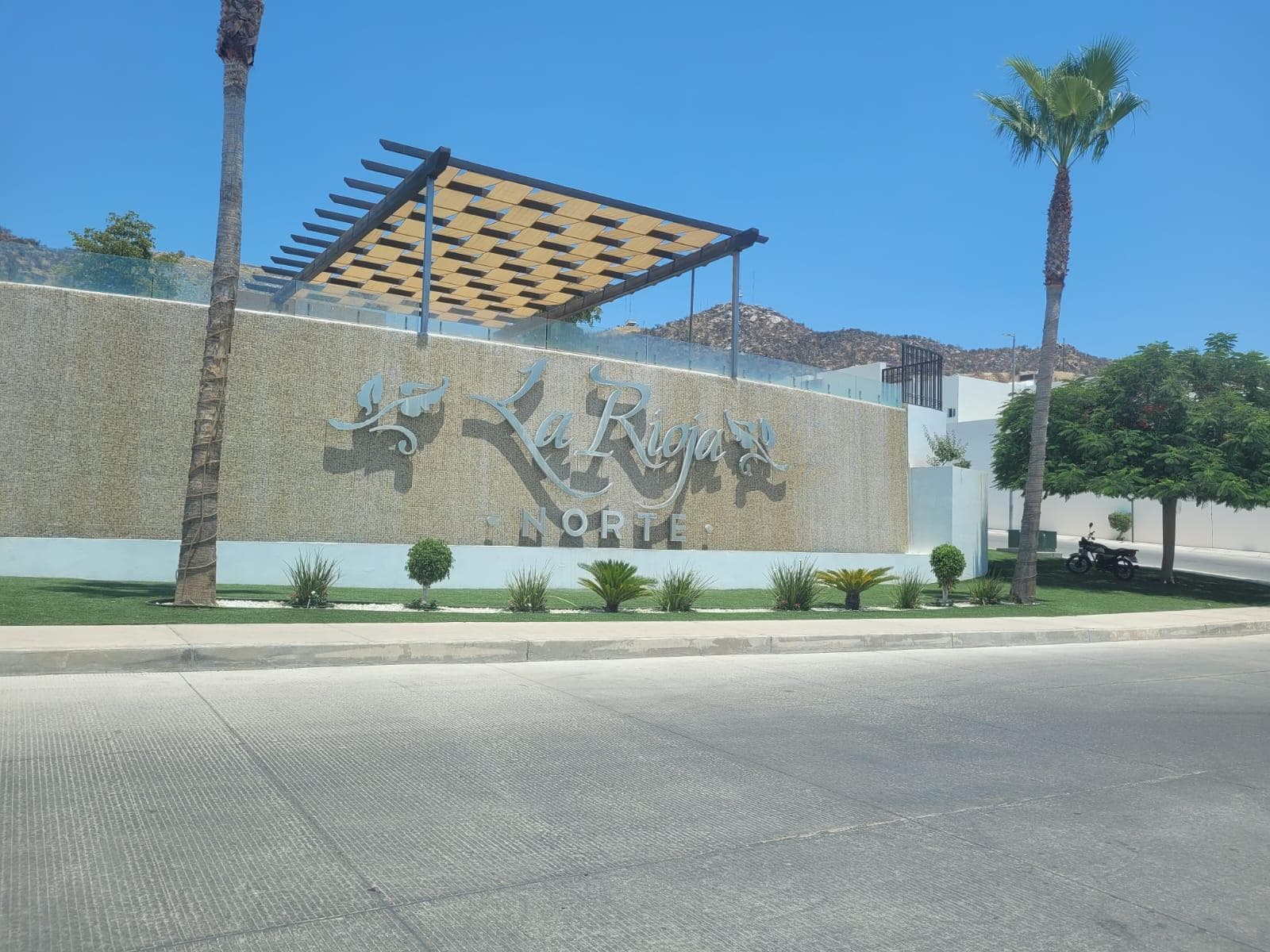 House for Sale in La Rioja Norte, Hermosillo