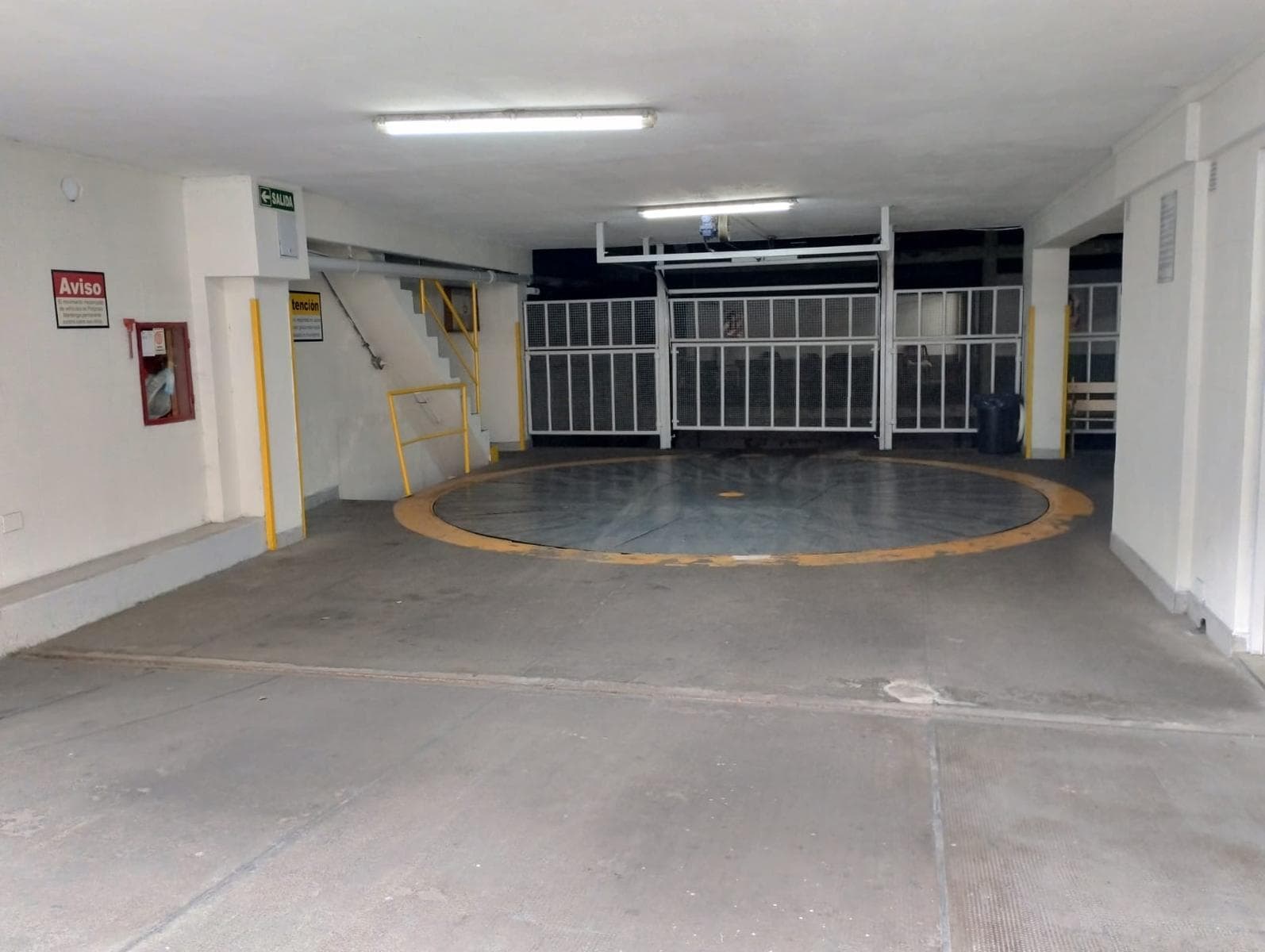 Garage for sale in Recoleta in an excellent neighborhood with plenty of space