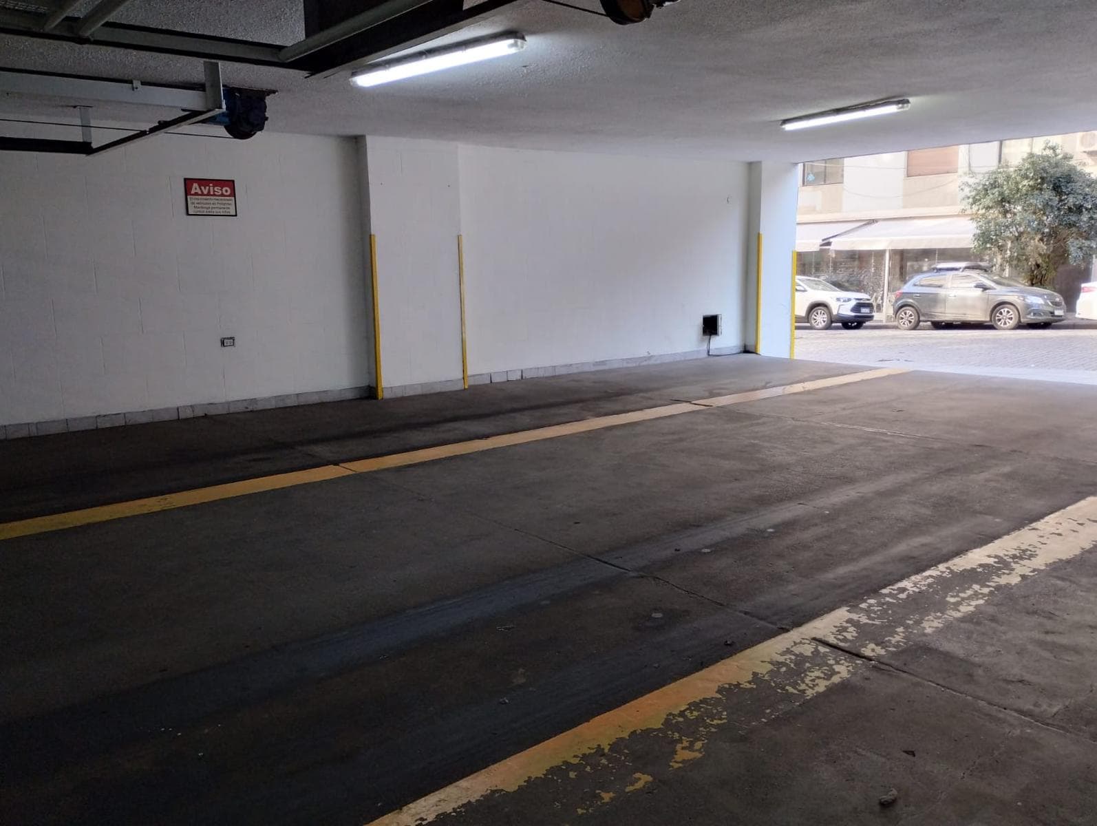 En venta cochera en Recoleta en excelente zona muy buen metraje