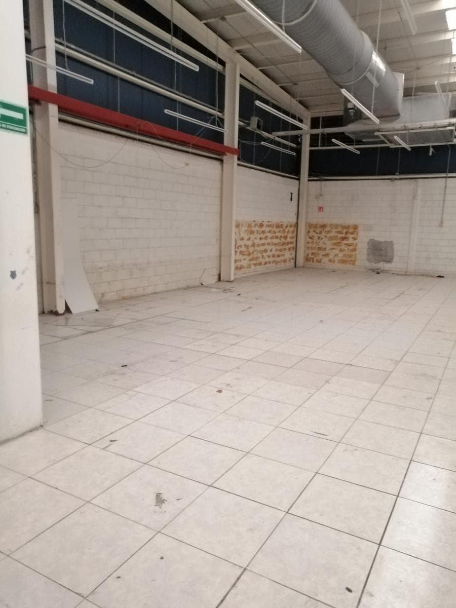 Commercial space on a major avenue