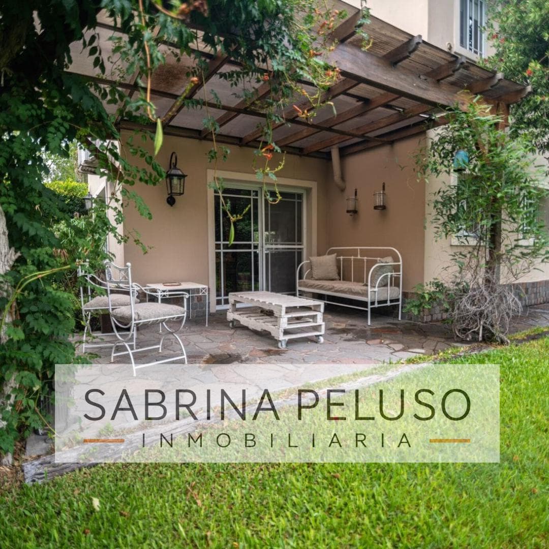HOUSE FOR SALE IN THE EL CASCO MORENO NEIGHBORHOOD