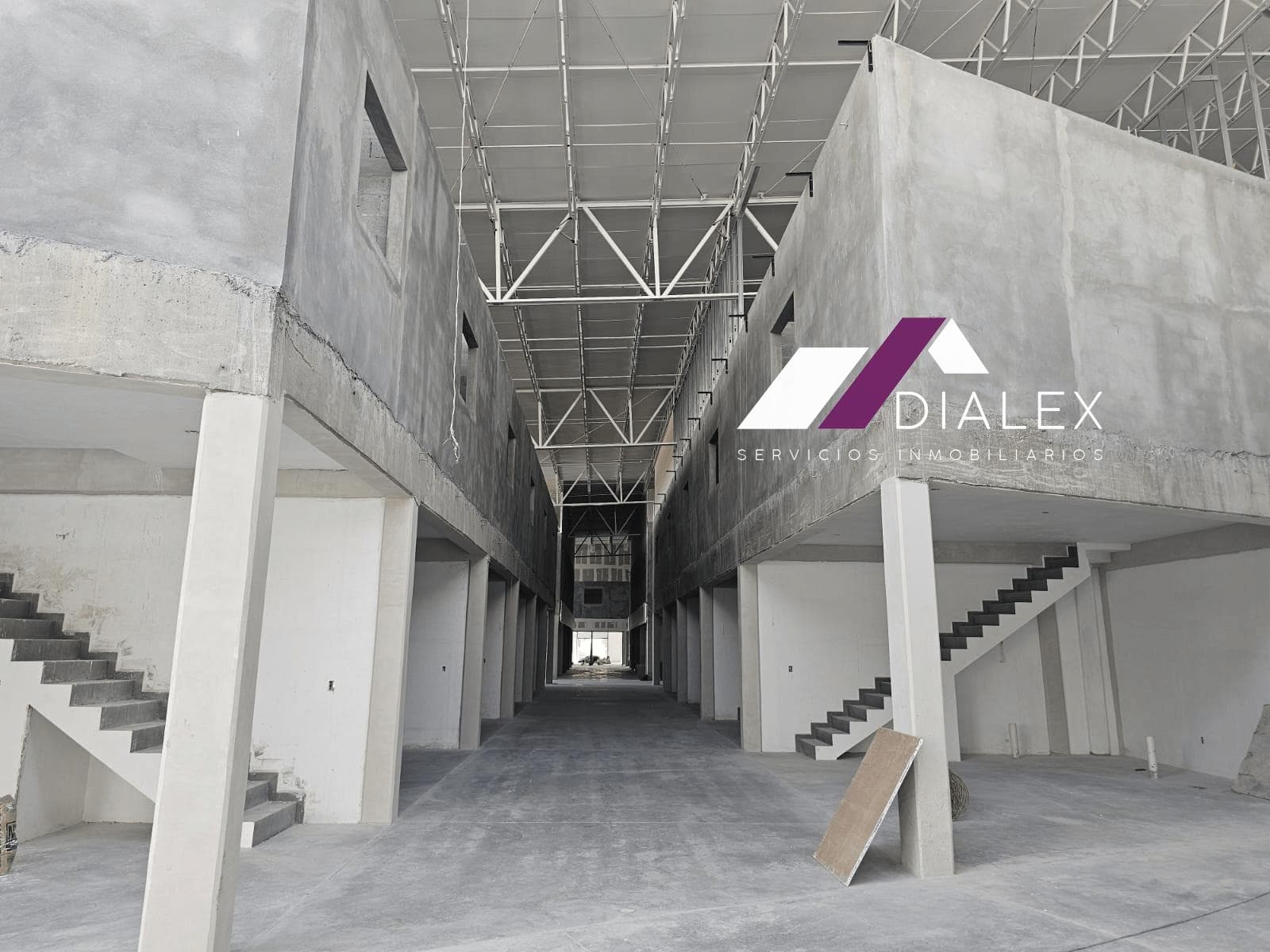 Bodegas y Locales en VENTA a 10 min. del Centro de APODACA - Desde 77 m2 hasta 103 m2