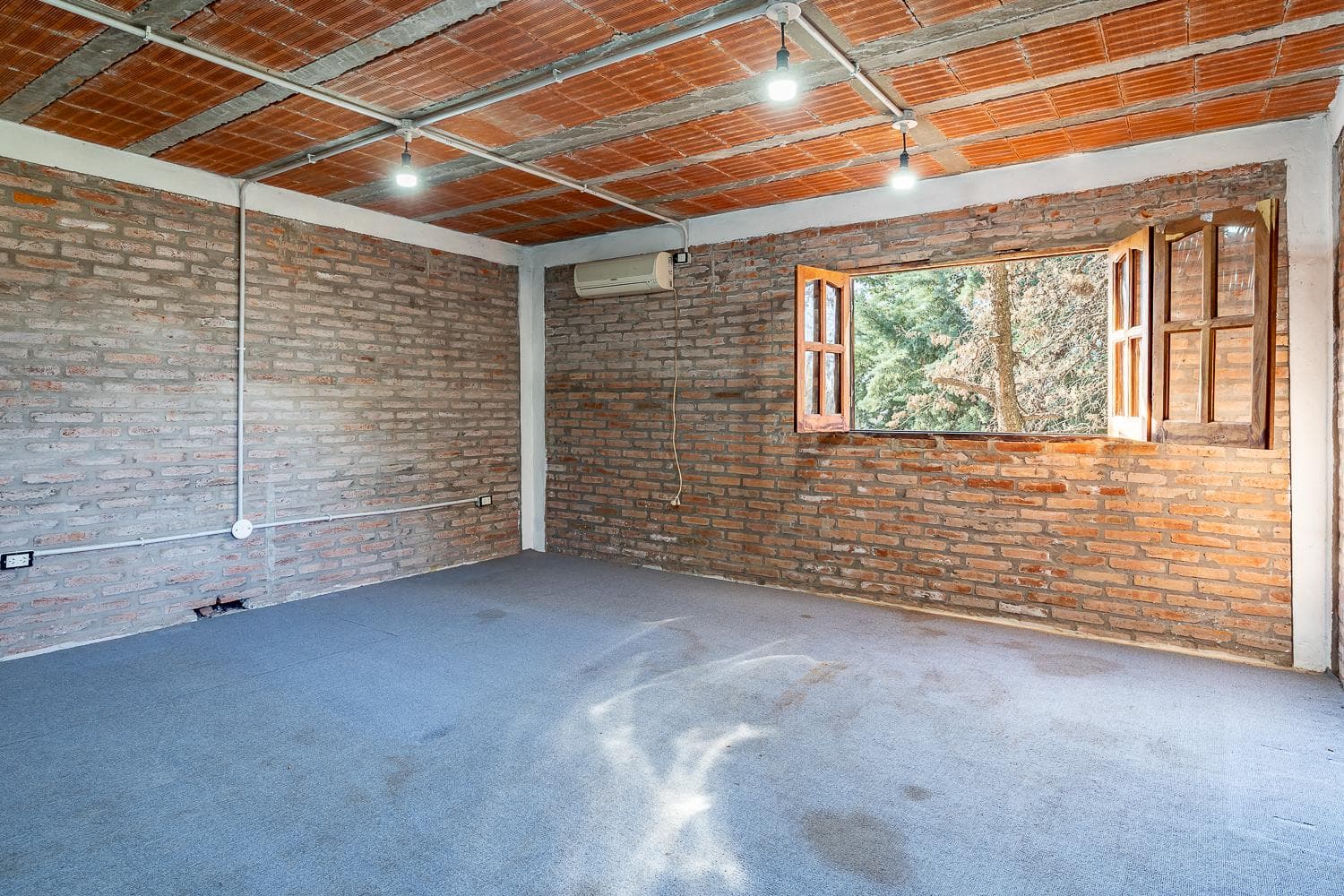 FOR SALE/FINANCING - Detached house - Garden with pool - Andino