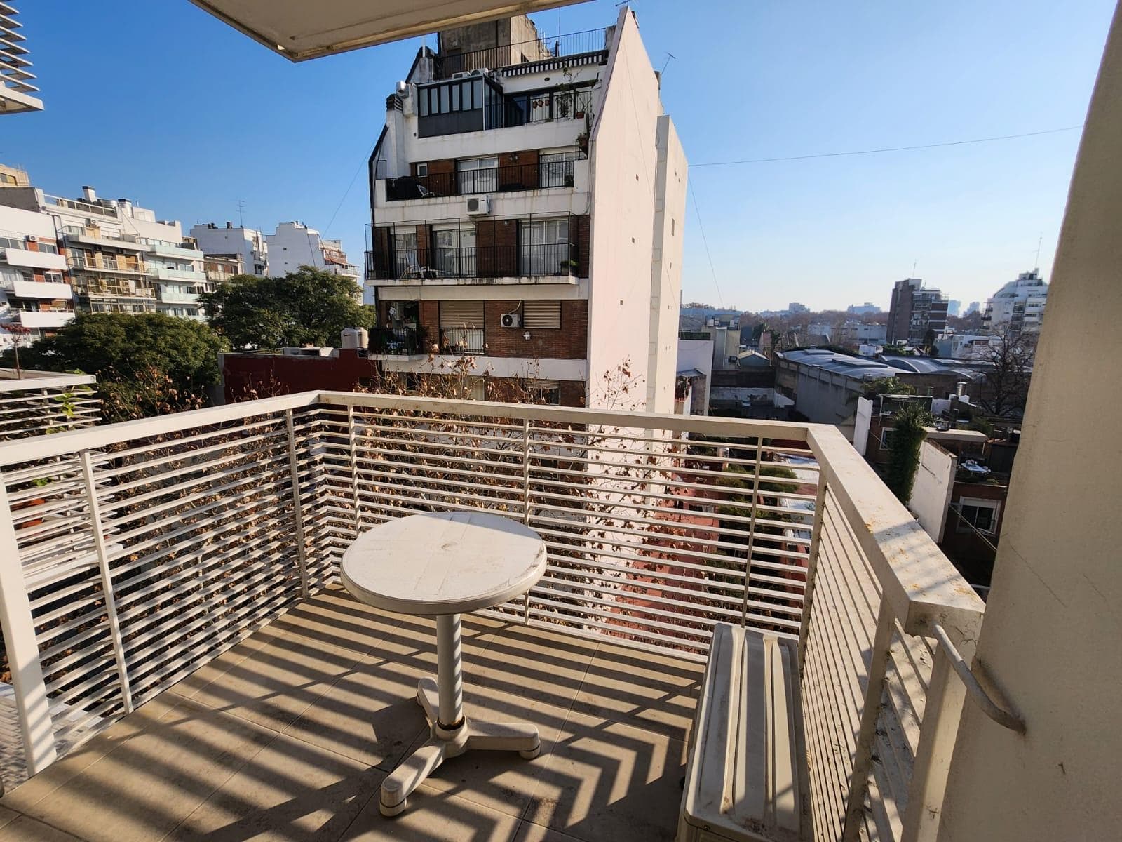 2-bedroom apartment in Palermo with a street-facing view. Master suite with a balcony and terrace. Amenities!!