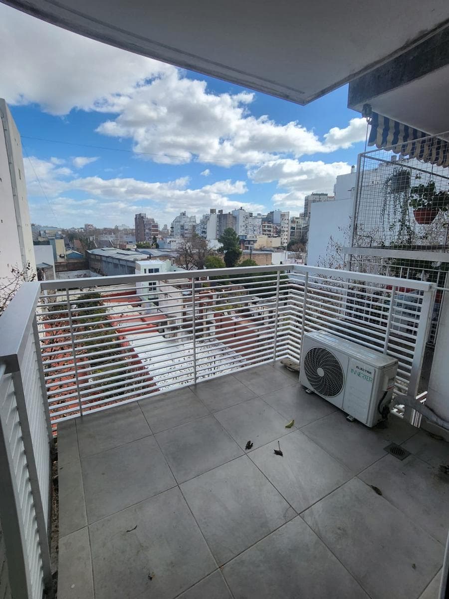 2-bedroom apartment in Palermo with a street-facing view. Master suite with a terrace balcony. Amenities!!