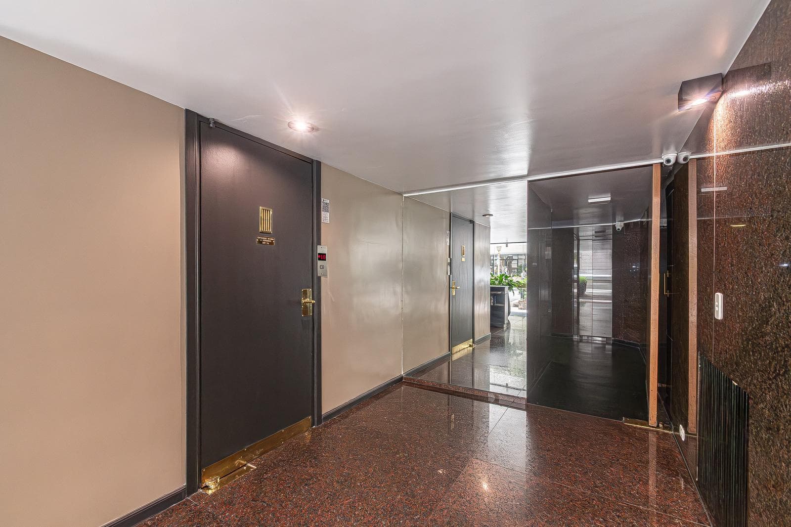 Lindísimo Piso A Nuevo en Quintana y Ayacucho - 205m2 - Con Cochera y Baulera