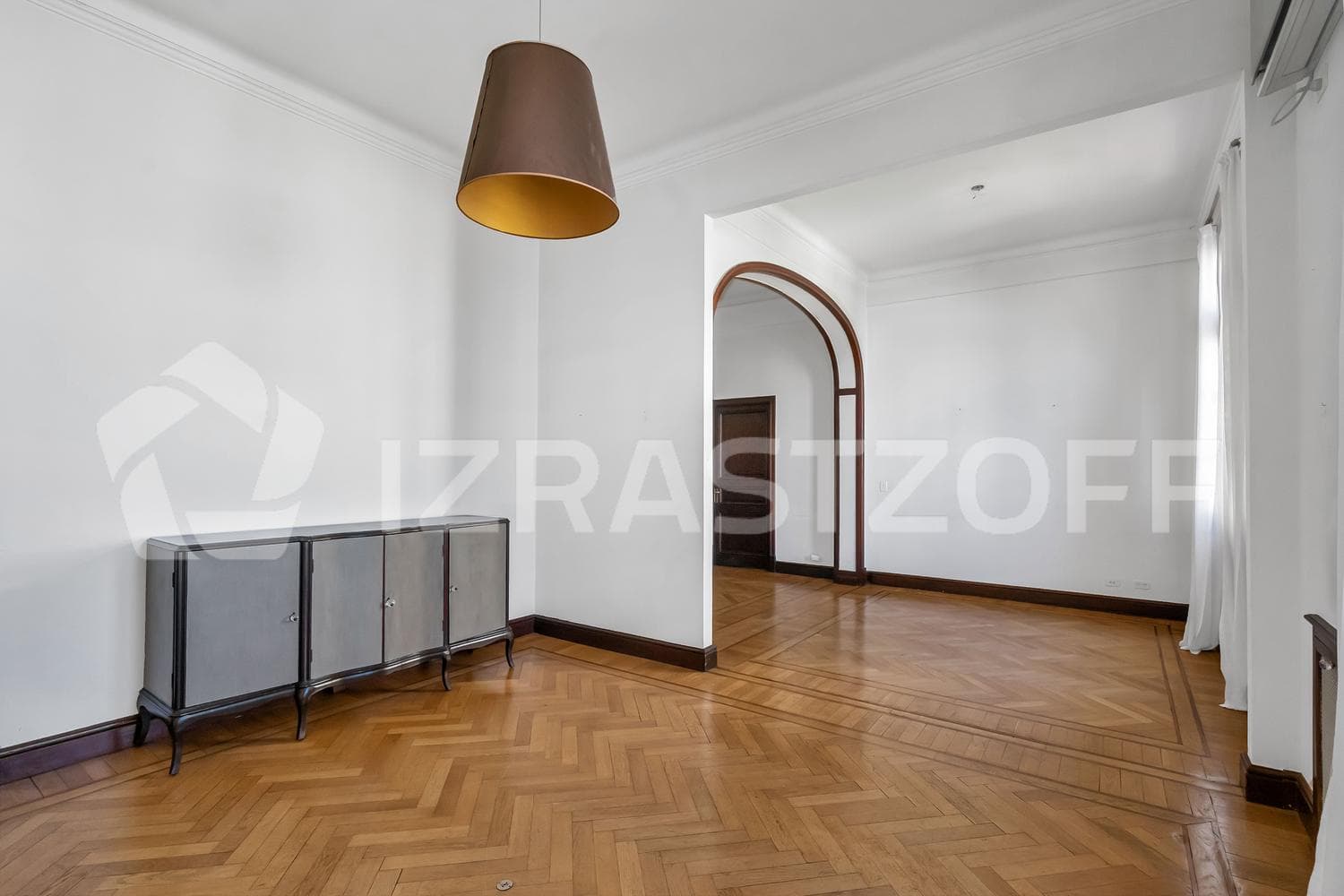 French-style 3-bedroom apartment for rent in Recoleta