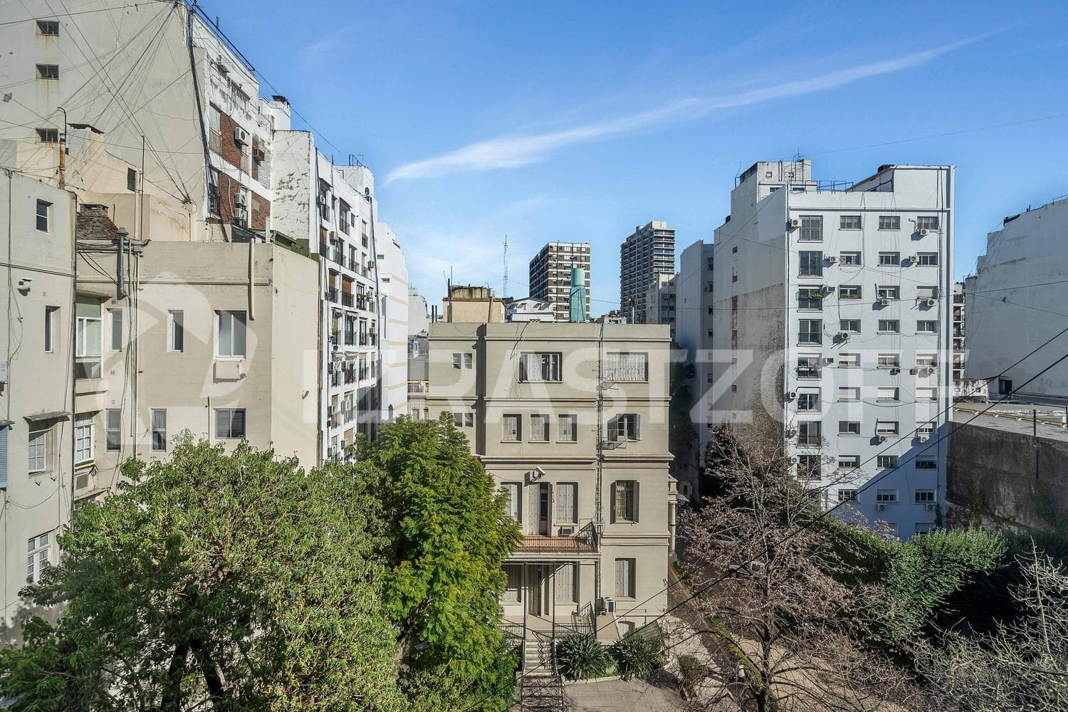 French-style 3-bedroom apartment for rent in Recoleta