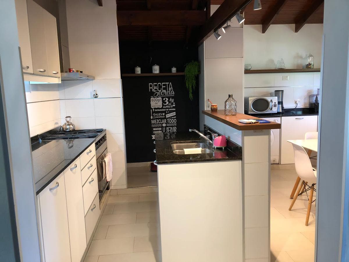 Wonderful house with a pool in the Lambertucci neighborhood, Escobar