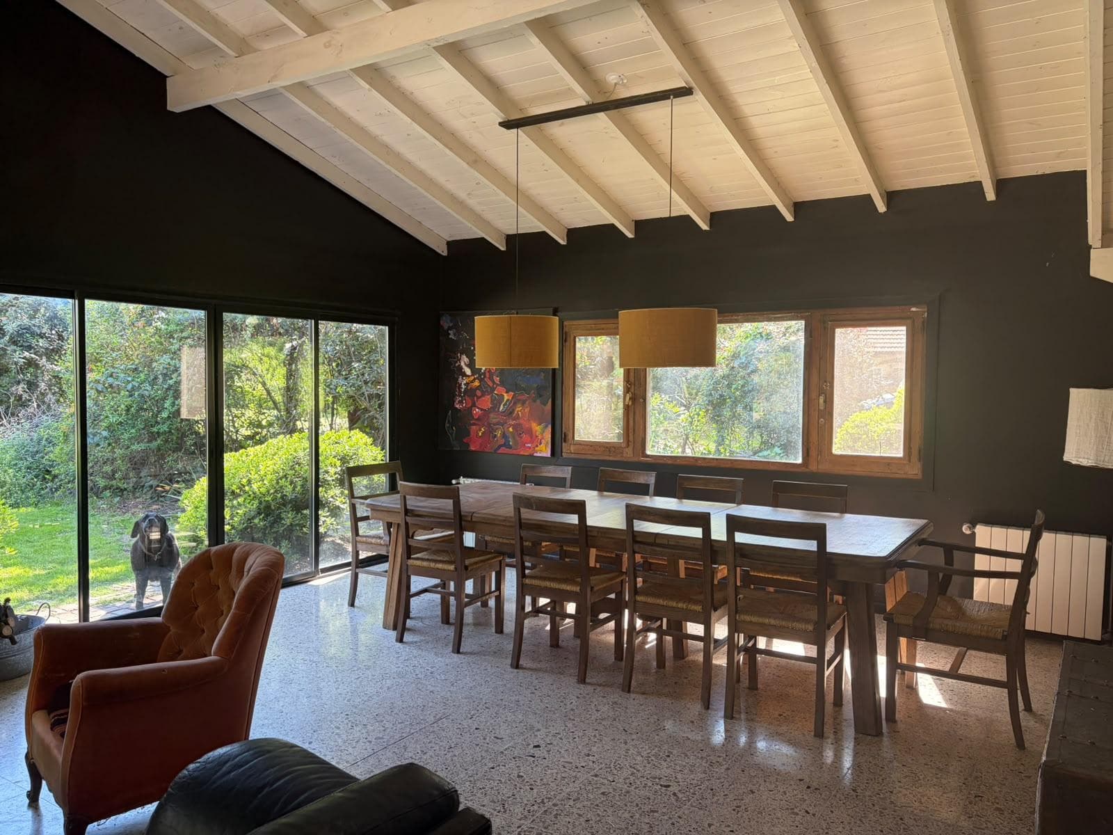 Single-story house for sale in Country San Carlos with 4 bedrooms, a playroom, and a large yard with a pool.
