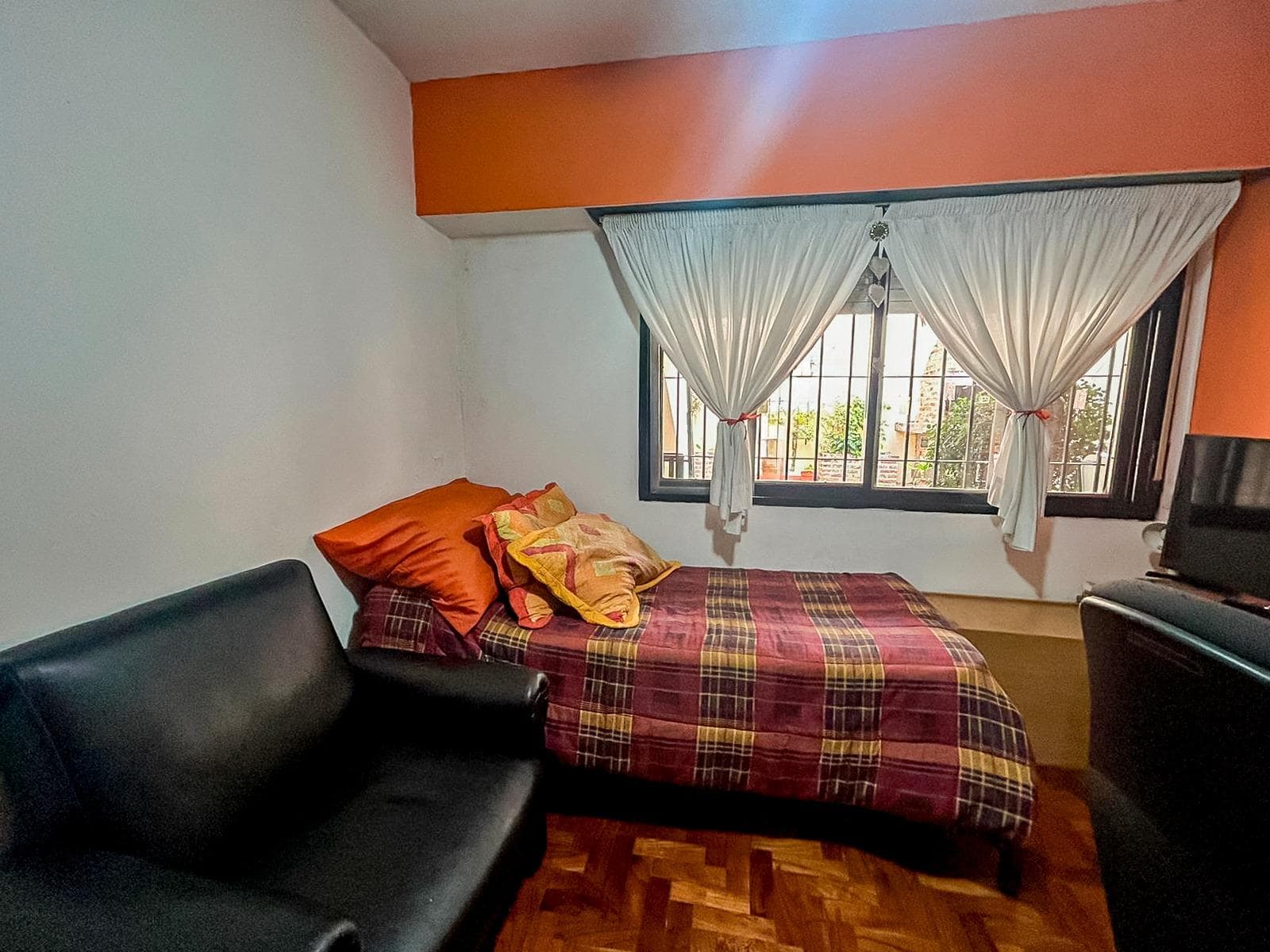FOR SALE - House - 4 Bedrooms - Garden - Alberdi, Rosario