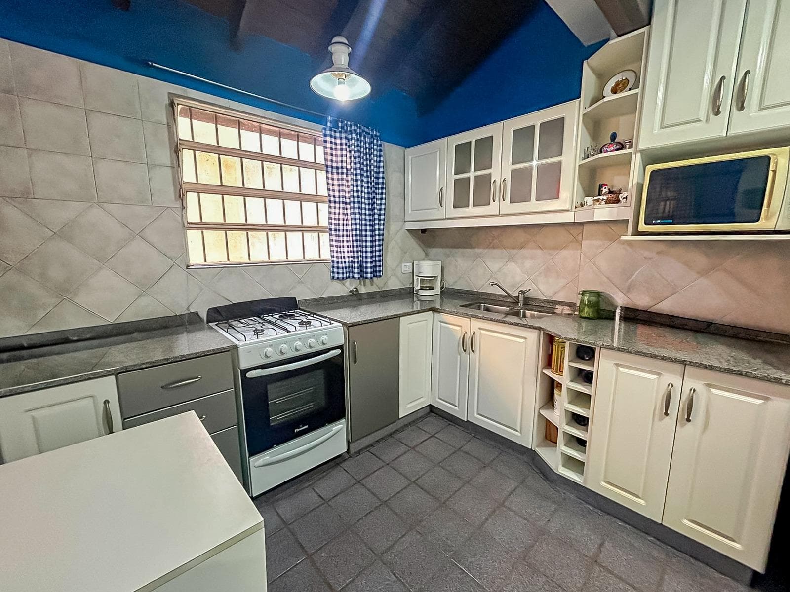 FOR SALE - House - 4 Bedrooms - Garden - Alberdi, Rosario