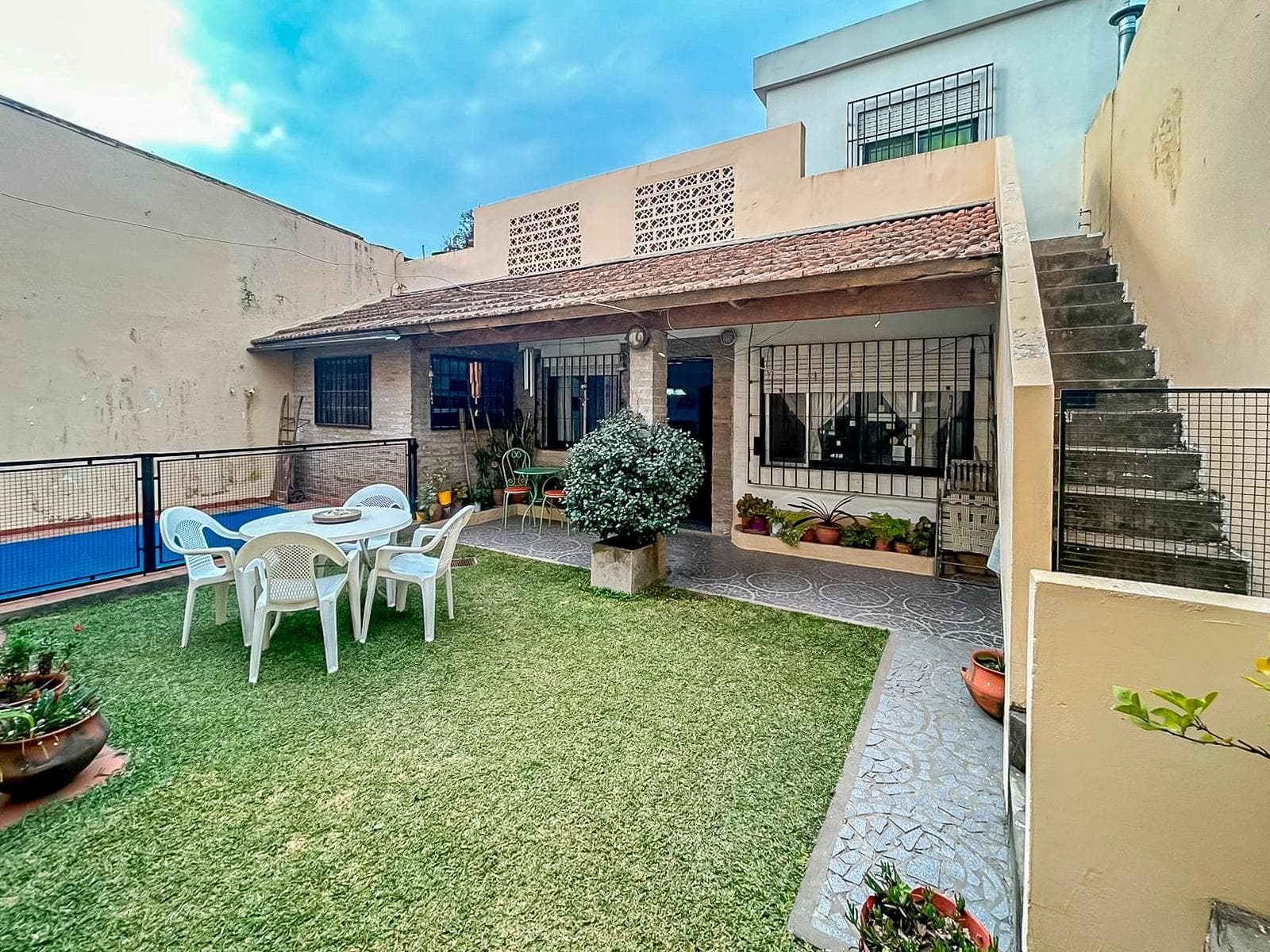 FOR SALE - House - 4 Bedrooms - Garden - Alberdi, Rosario