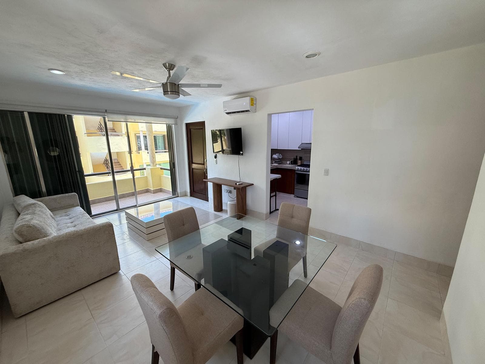 FURNISHED 2-BEDROOM APARTMENT IN PLAYACAR