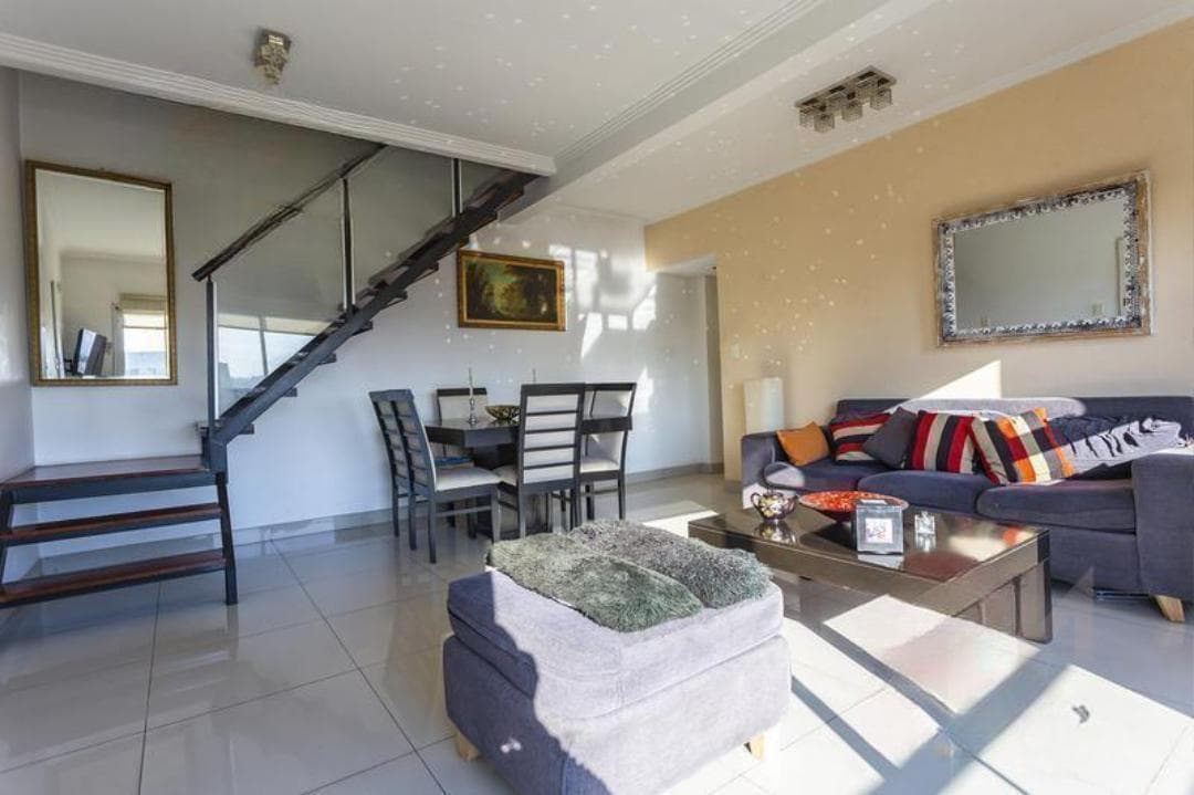 4-room duplex-style apartment for sale in Banfield with a garage