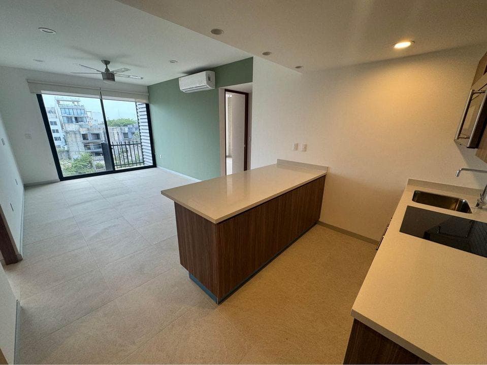 3-BEDROOM APARTMENT 4 MINUTES FROM THE BEACH
