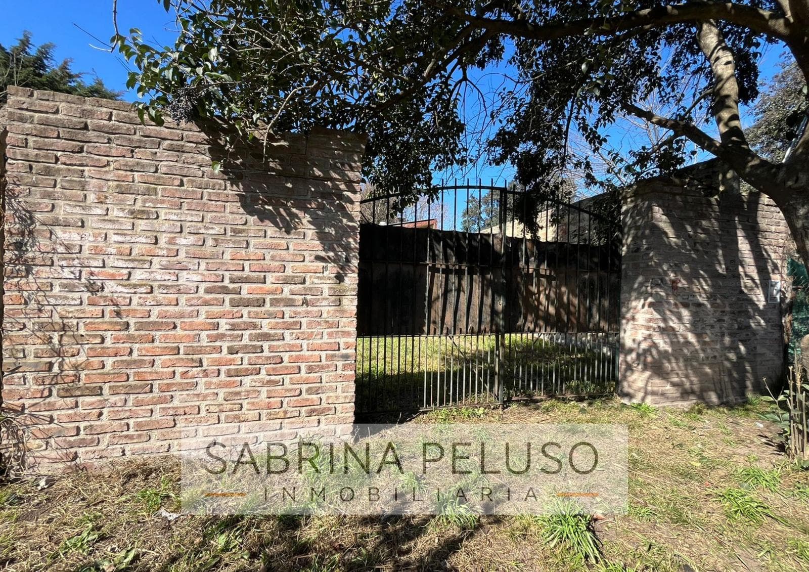 HOUSE FOR SALE IN LA REJA