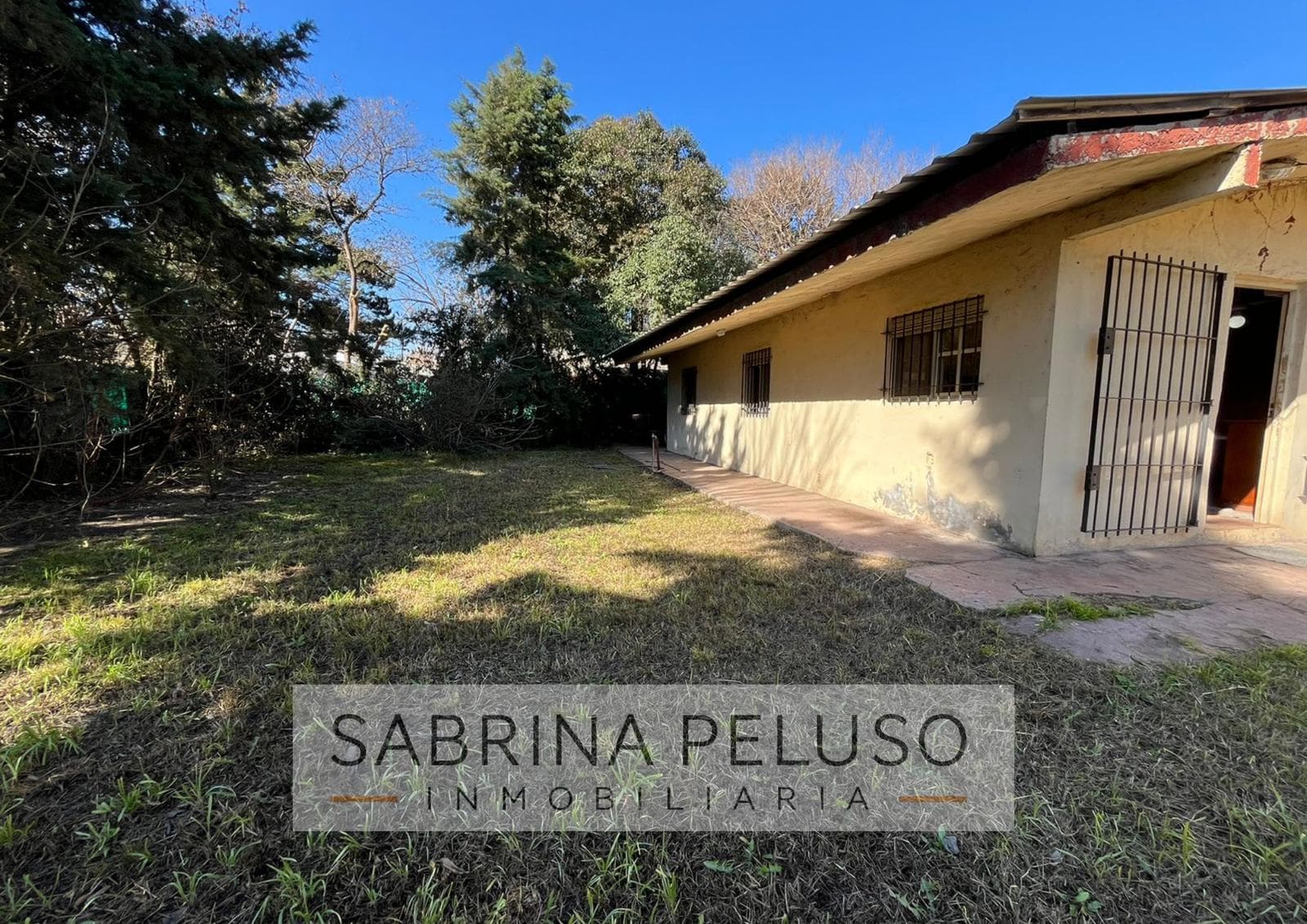 HOUSE FOR SALE IN LA REJA