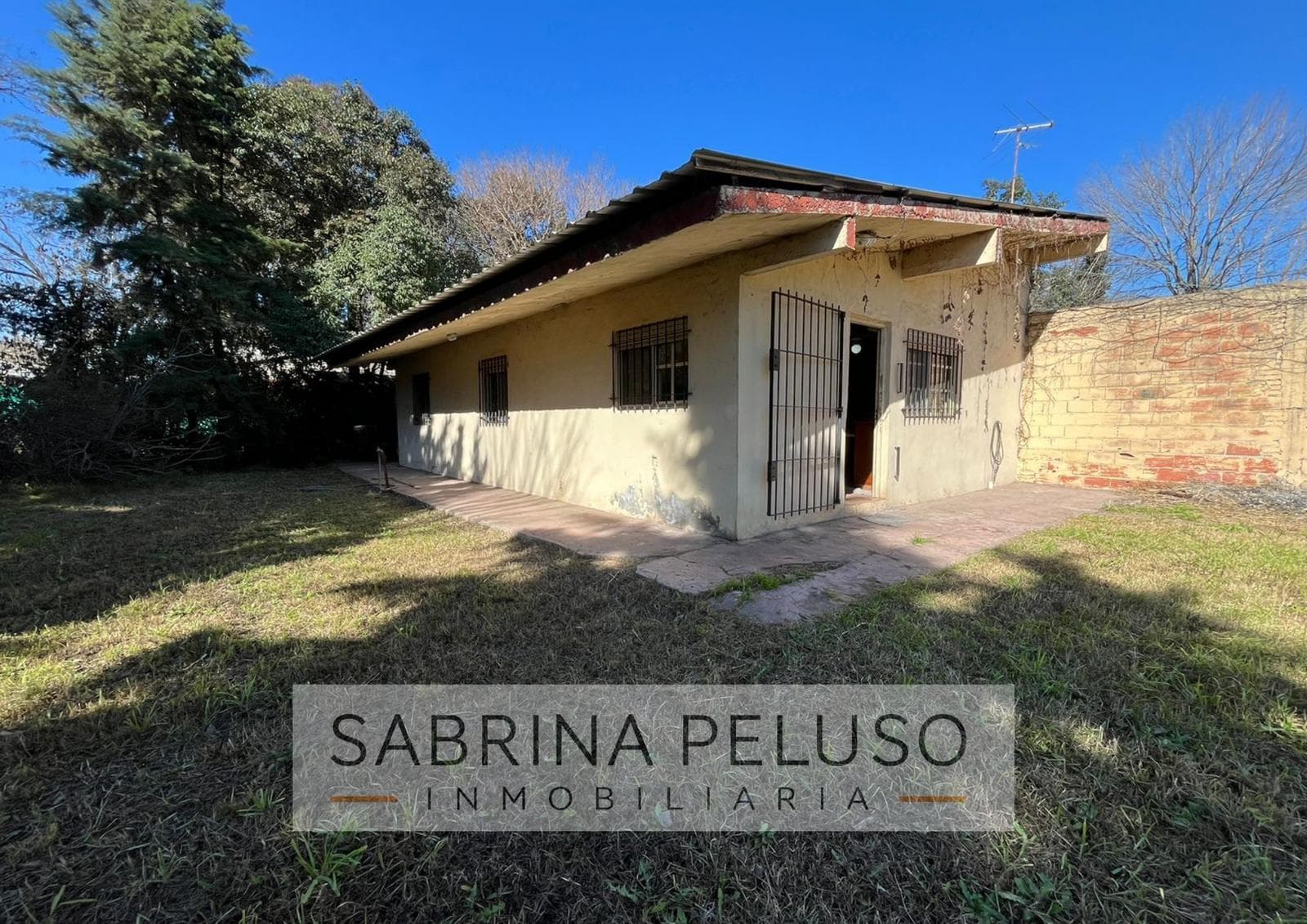 HOUSE FOR SALE IN LA REJA